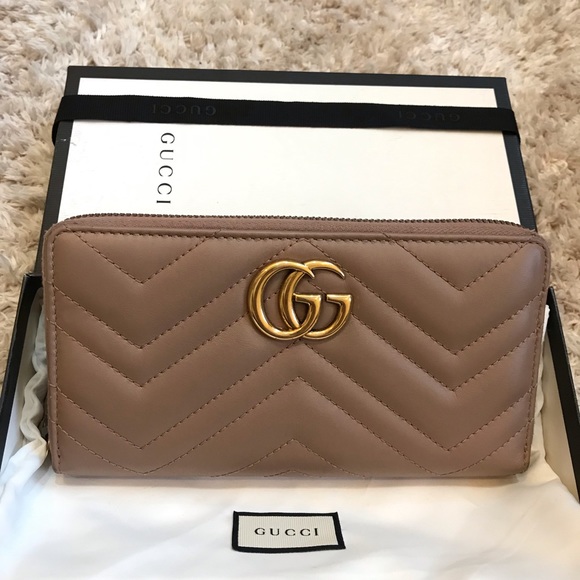 Gucci Handbags - Gucci Marmont Wallet